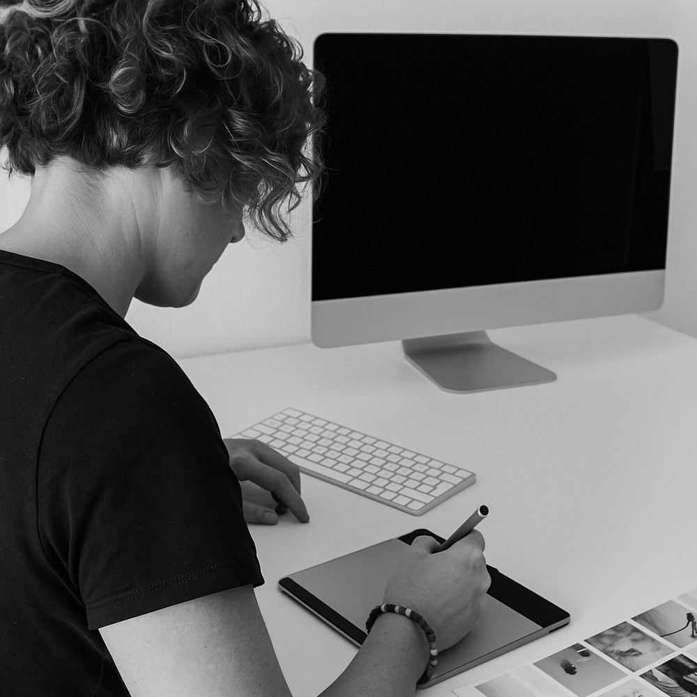 moleskana en estudio de diseño creativo trabajando en comunicación y dirección de arte para pymes